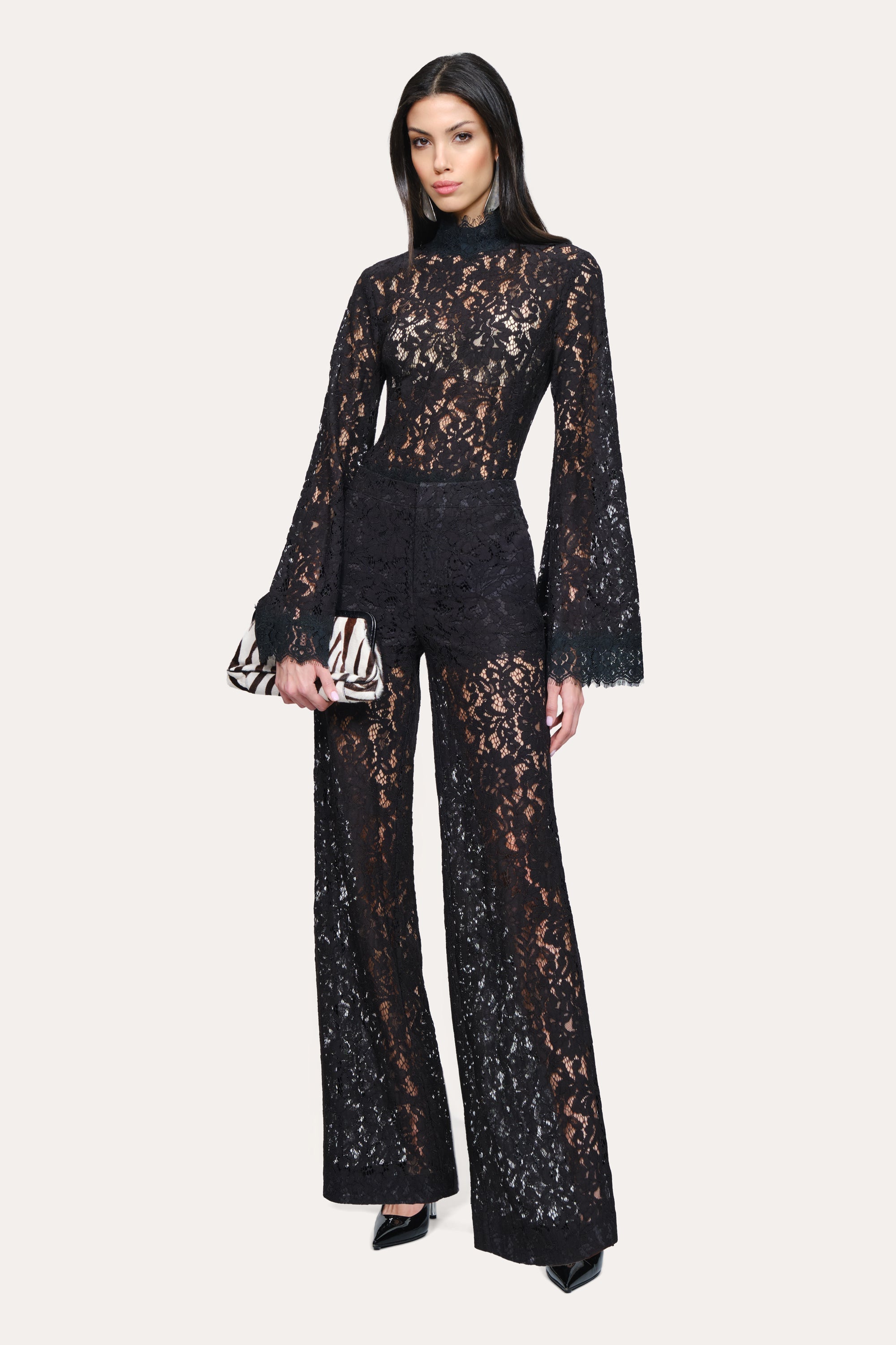 NOIR LACE TOP