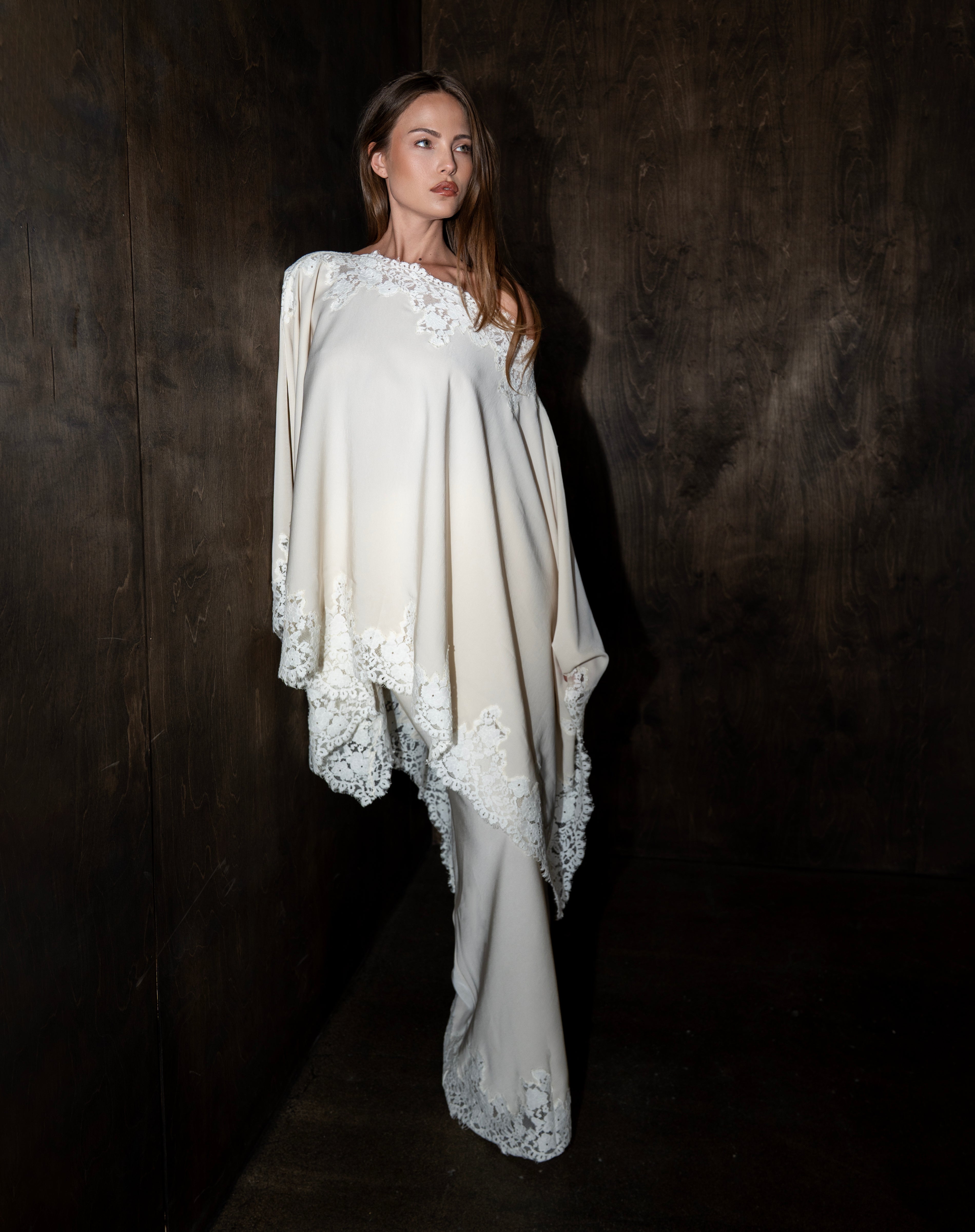 Elsie Lace Cape Top Ivory