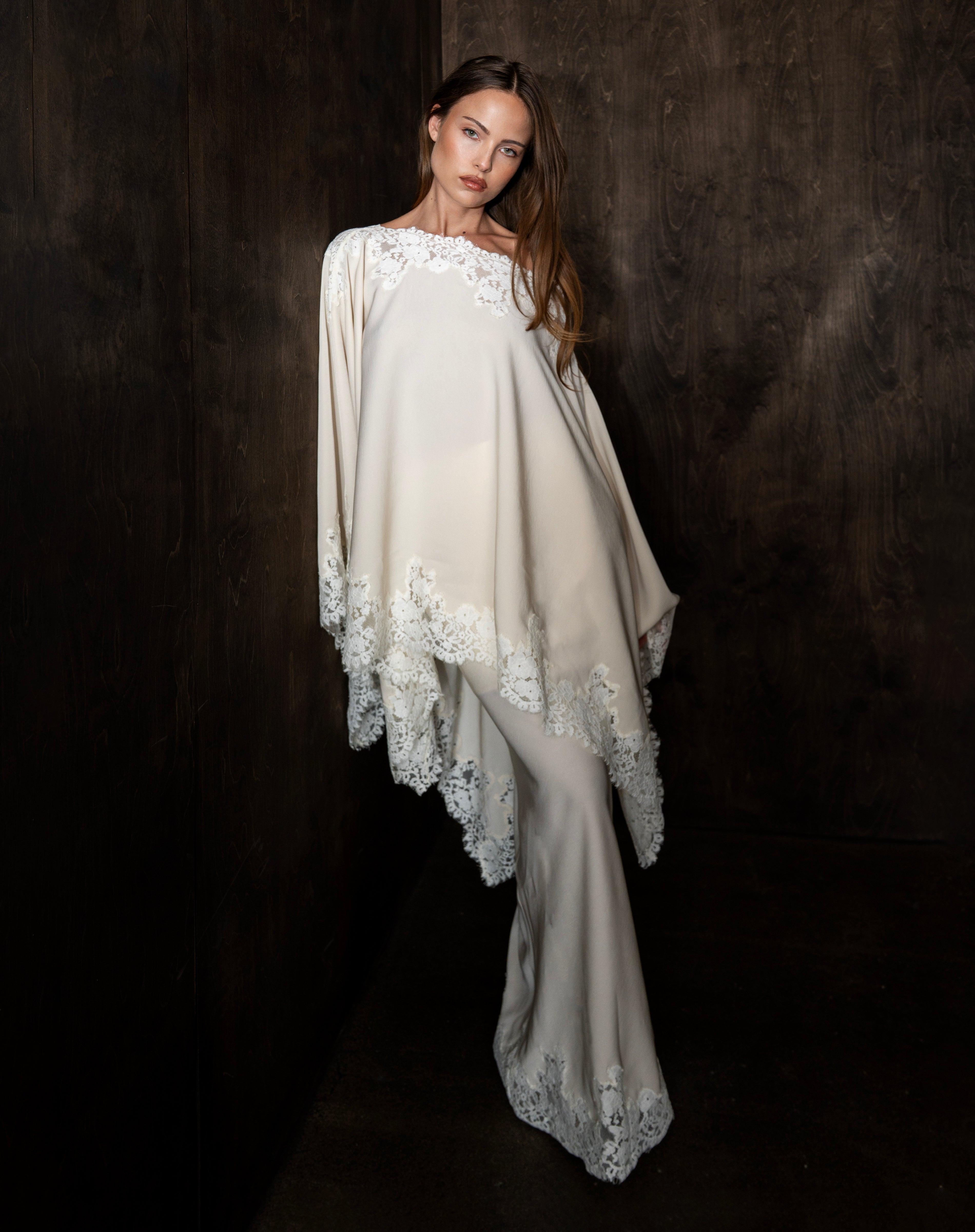 Elsie Lace Cape Top Ivory
