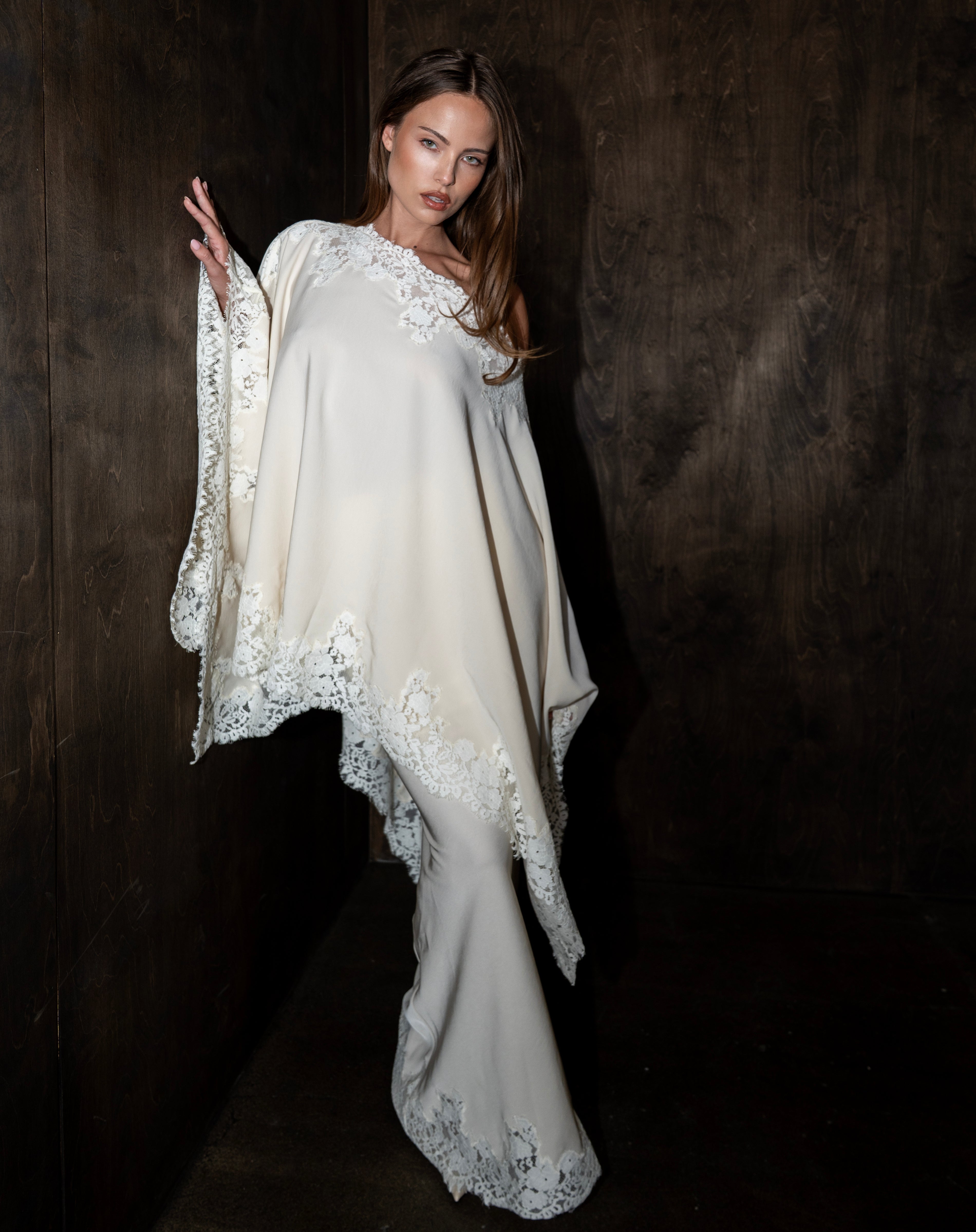 Elsie Lace Cape Top Ivory